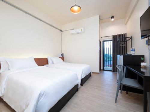 Moonlight Cafe and Hotel in Tha Sala