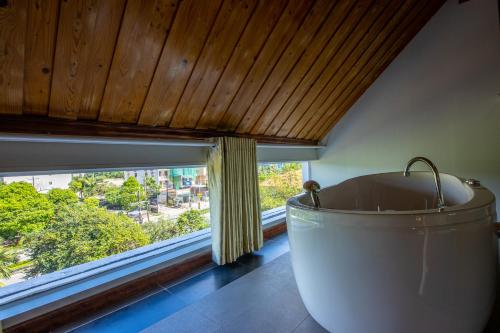 Suite, garden view