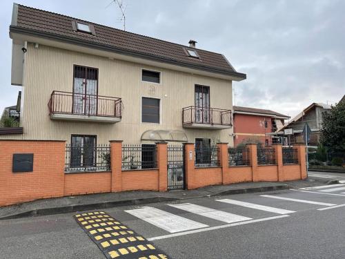  配备烧烤架，户外用餐区的欢乐别墅, Ferienwohnung in Vimodrone