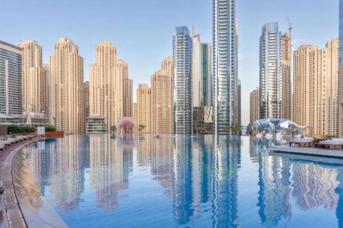5-Star Address Dubai Marina Mall Stunning Marina Views 3-Bedroom - image 4