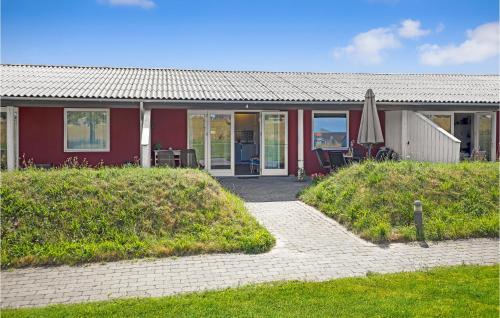 Nice Apartment In Aakirkeby in Åkirkeby