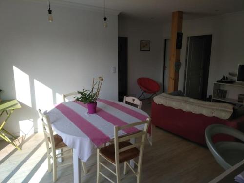 maison bord de mer individuel maanja in Anneville-sur-Mer