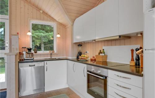 Kitchen, Stunning Home In Esbjerg V With Wifi in Hjerting
