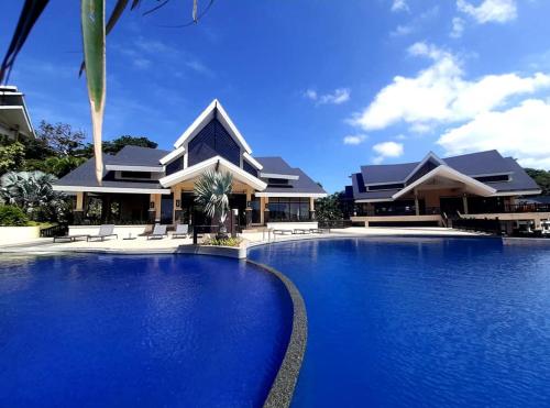 Unit 306 Alta Vista de Boracay by David near Puka Beach