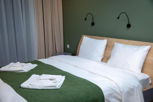1 queen bed