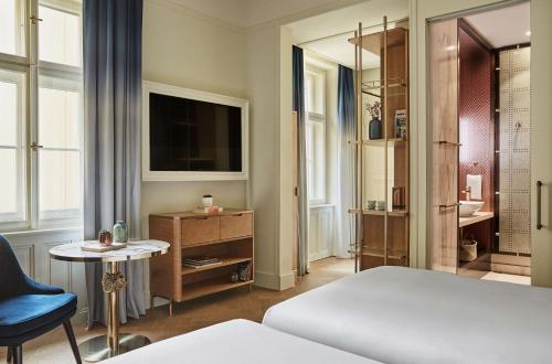 room detail thumbnail 0