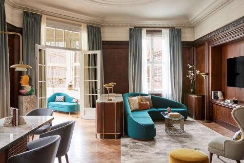 room detail thumbnail 1