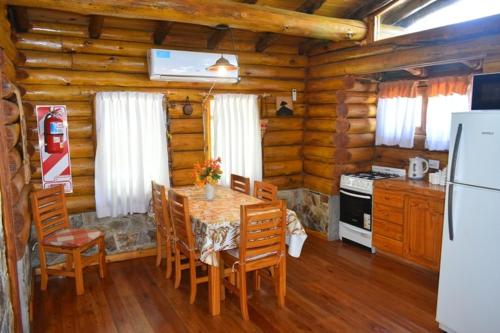 2 bedrooms, 5 beds