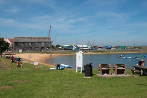 The Wobbin, Remote, Comfort, Sea Views and the beautiful Essex Marshes