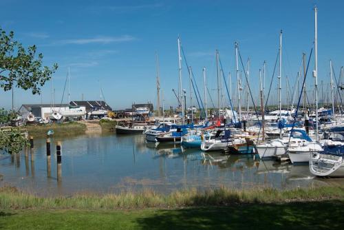 The Wobbin, Remote, Comfort, Sea Views and the beautiful Essex Marshes