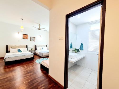 Ocean 25 Shamrock Beach Big Group 6 Bedroom 5 Bathroom with Pool