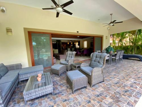 Casa Arnold - Luxurious 4 bedroom villa with pool in Puerto Aventuras, Mexico