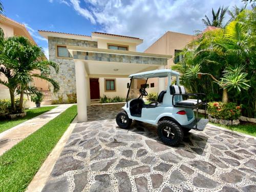 Casa Arnold - Luxurious 4 bedroom villa with pool in Puerto Aventuras, Mexico