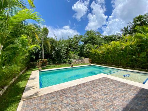 Casa Arnold - Luxurious 4 bedroom villa with pool in Puerto Aventuras, Mexico