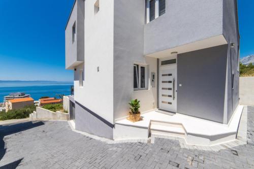 Luxury Holiday Home Dioniz - image 3
