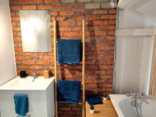 حمام, Leopold Room 30m2 Hyper centre, Netflix & Wi-fi in Epinal Town Center