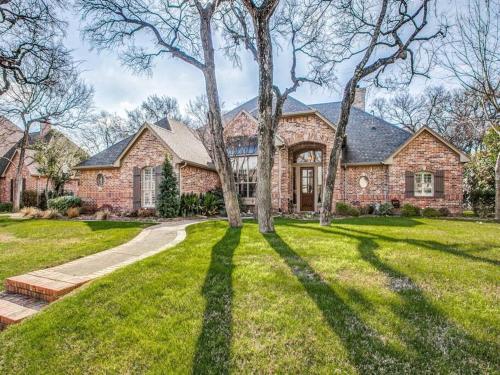Executive home w/Study + pool near Lake in Rockwall, USA