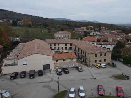 Beau logement 4 chambres - Location saisonnière - Roisey