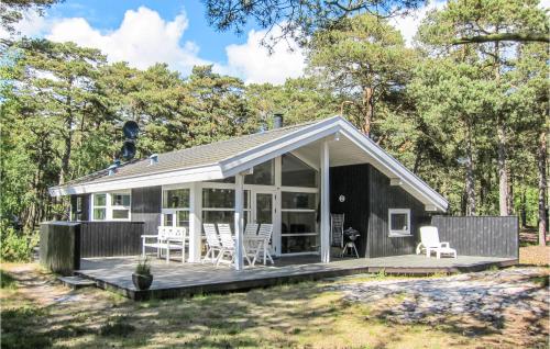 3 Bedroom Stunning Home In Nexø - Location saisonnière - Neksø