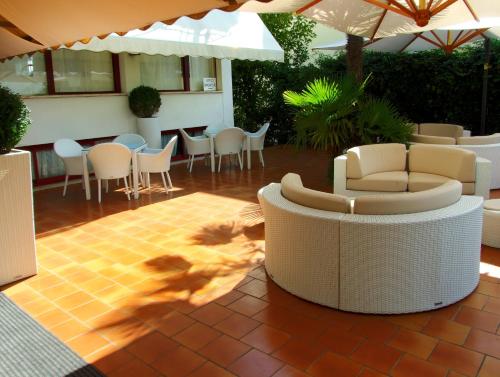 Hotel Manuela - image 10