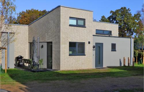 Nice Home In Lembruch-dmmer See With Sauna, Wifi And Indoor Swimming Pool