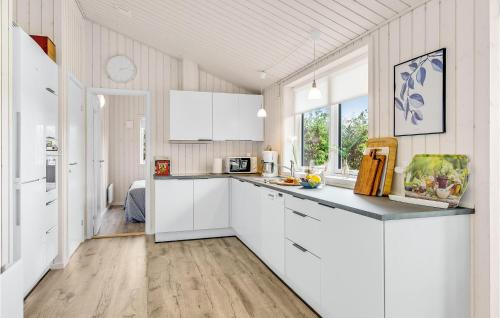 Kitchen, 5 Bedroom Amazing Home In Sydals in Mommark