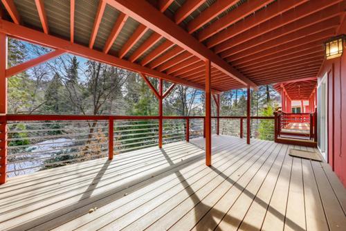 Silver Pines Lodge
