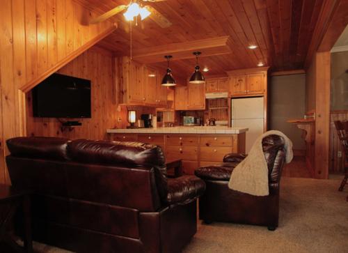 Silver Pines Lodge