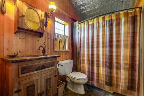 Last Outpost Bandera Ranch House in Bandera, USA