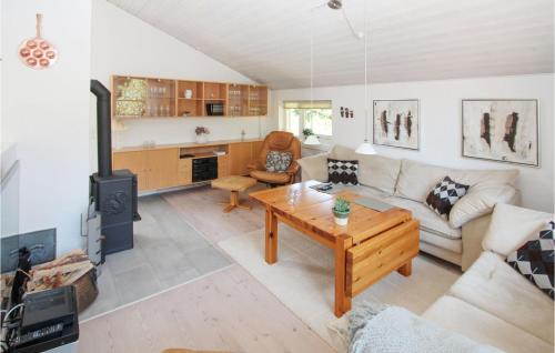  Nice Home In Samsø With Wifi in Onsbjerg