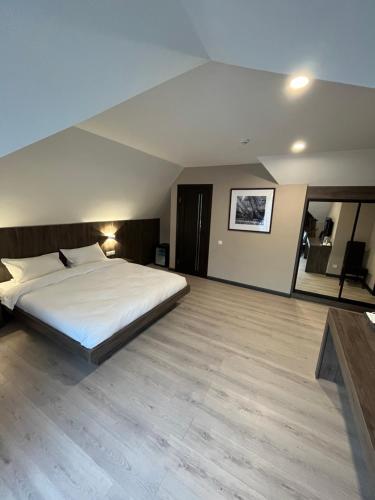 Resident Hotel Kaskelen in เขตออยซอฟ