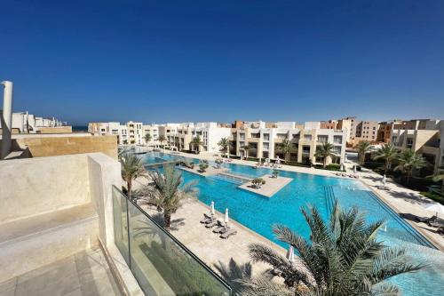 Spectacular & Soaring 2 BDR w Private Rooftop Jacuzzi & Beach Access, Hurghada (Foto 6)