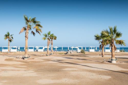 Beach, Sparky & Summery 2 BDR Mangroovy Free Beach & Pool Access in El Gouna