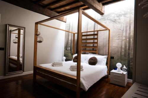 1 king bed, 1 sofa bed