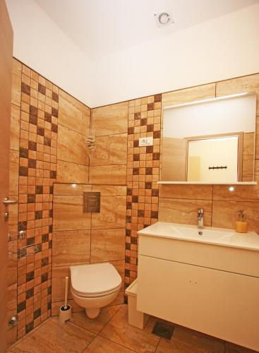 Jurman Apartment - image 13