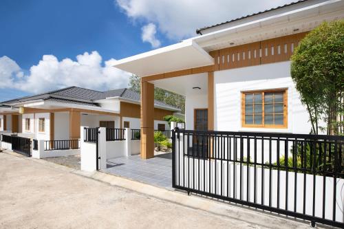 Villa Sunrise Garden B191 ภูเก็ต