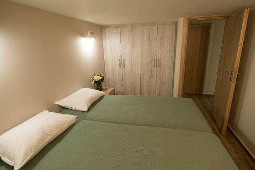 Brand new apartment with hidden garden, Athènes (photo 7)