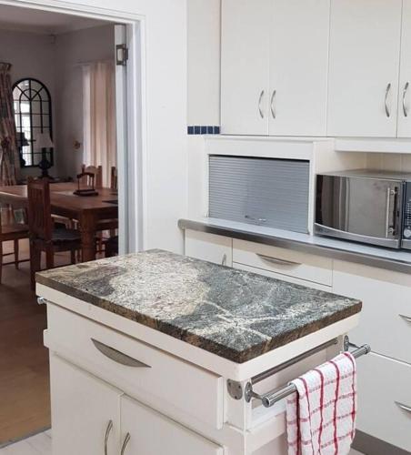Konyha, Tortuga - Peaceful Holiday Home with Loadshedding Backup in Sedgefield