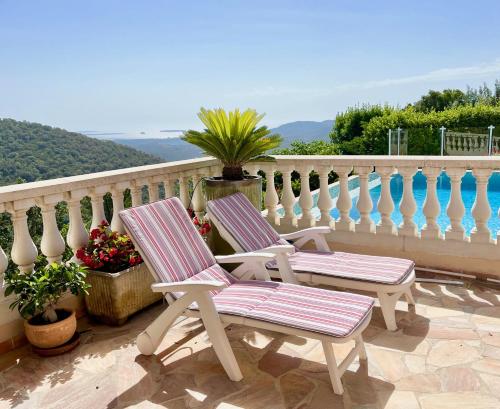 Luxury Villa, Amazing View on Cannes Bay, Close to Beach, Free Tennis Court, Bowl Game