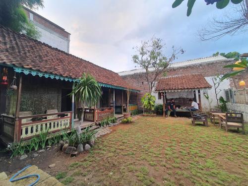 สวน, แฮปปี้ เฮาส์ บีเอ็นบี โบรโม แบ็คแพคเกอร์ (Happy House BnB Bromo backpacker) in โปรโบลิงโก้