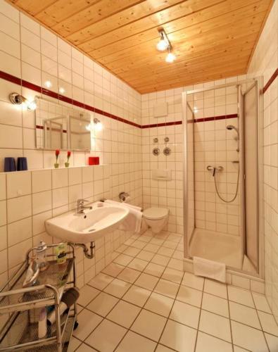 candia suites rooms lachana 13 15 crete island greece gr 71202 hotel des arcades 16 passage sub re