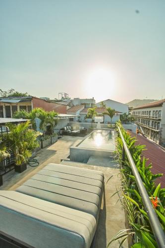 AmazINN Places Rooftop and Design Pool III - image 4