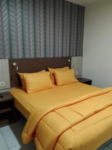 Guestroom, SMART Dream Inn near Soekarno-Hatta International Airport