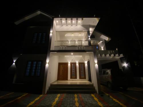 المنظر الخارجي, HOLLYWOOD Villa in نينميني