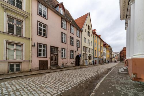Roofs of the Old Tallinn Guest House, Tallinn (photo 3)