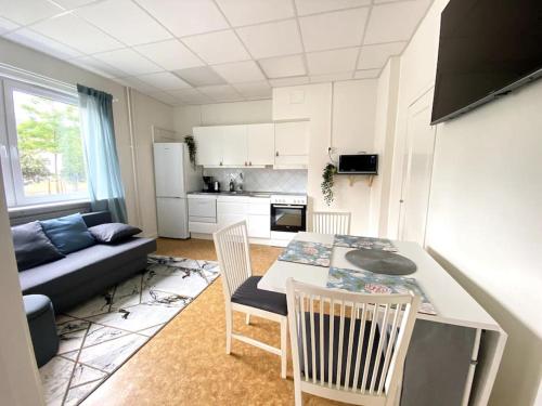 central apartment with free parking