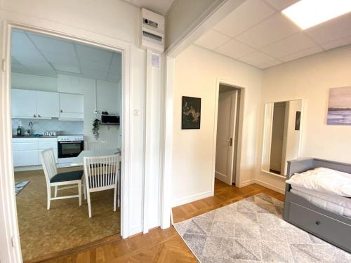 central apartment with free parking