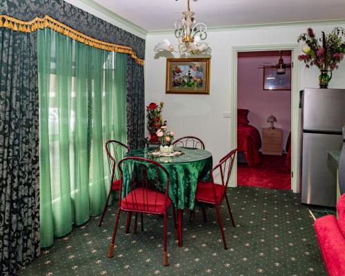 المرافق, مبيت وإفطار أمورا أند ترانكواليتي (Aroma and Tranquility B & B Cottages) in بالارات