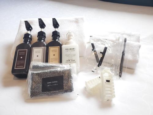 room detail thumbnail 2