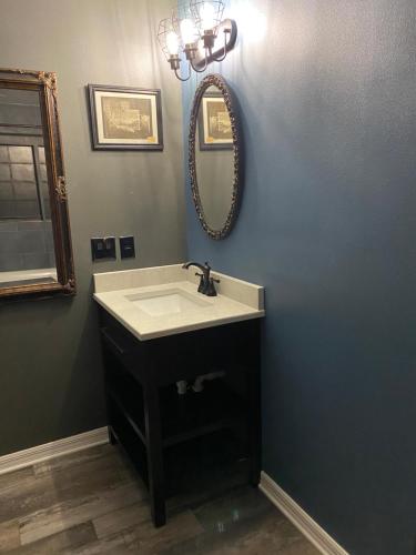 Phantom History House - Cemetery Room in Tampa, USA